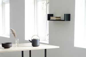 Ygg&Lyng Gren Hylle fra 30 til 150 cm – Sort