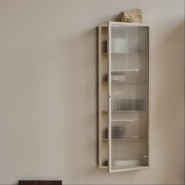 FermLiving_AW25_HazeWallCabinet_35x100_Cashmere_1104272057_UtaPiece_1104264094.jpgv1773221222