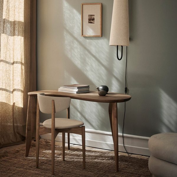 fermliving_aw23_ancorawalllamp_1104268244_1104268246_hermandiningchair_1104267277_fevedesk_1104264991_01-jpg.jpgv1757290758 fermliving_aw23_ancorawalllamp_1104268244_1104268246_hermandiningchair_1104267277_fevedesk_1104264991_01-jpg.jpgv1757290758