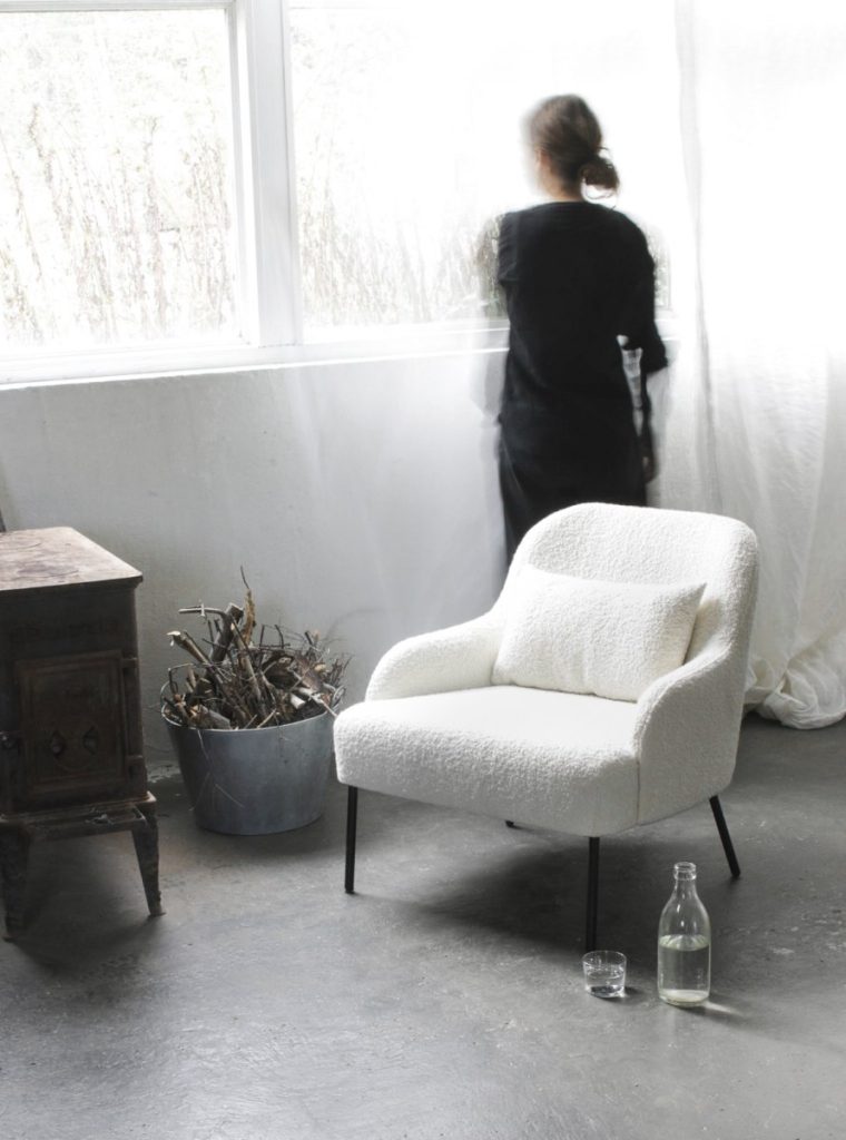 Ygg&Lyng Vika Lounge stol/Skammel – Karakorum stoff